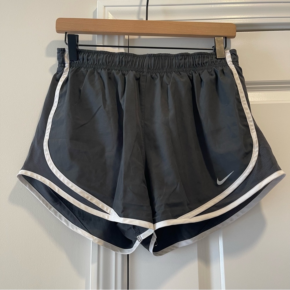 Nike Dri-Fit Dark Gray Running Shorts (NORTS) Women’s Size Medium Athletic Comfy
